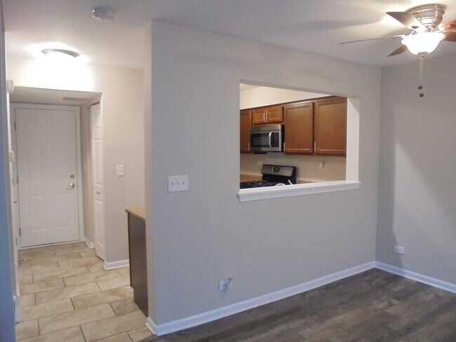 Building Photo - 674 Lincoln Station Dr
