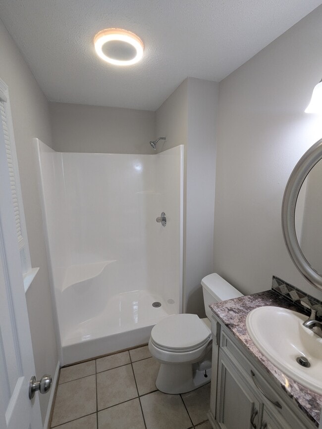 Building Photo - 107 Sandy Lake Dr