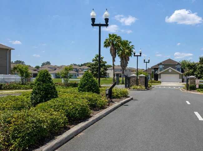 Building Photo - **Spacious 4-Bedroom, 3.5-Bath Home with Private Guest Suite and 3-Car Garage**