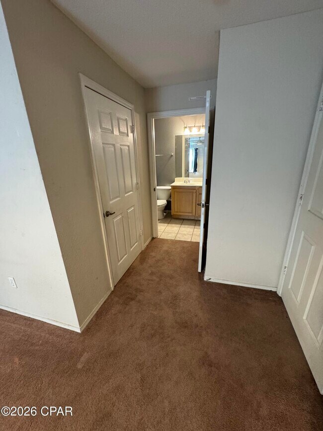 Building Photo - 303 Lighthouse Rd