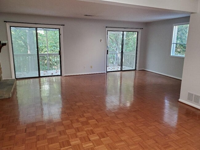 Building Photo - 1247 Druid Knoll Dr NE