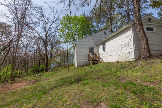 Building Photo - 2 Bed, 2 Full Bath Single Family Home in H...
