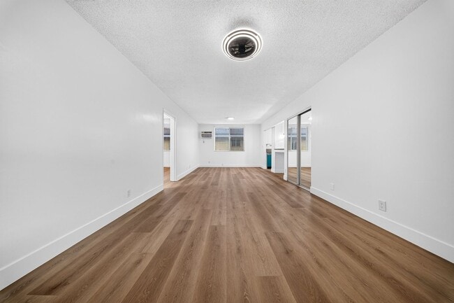 Interior Photo - 7351 Variel Ave