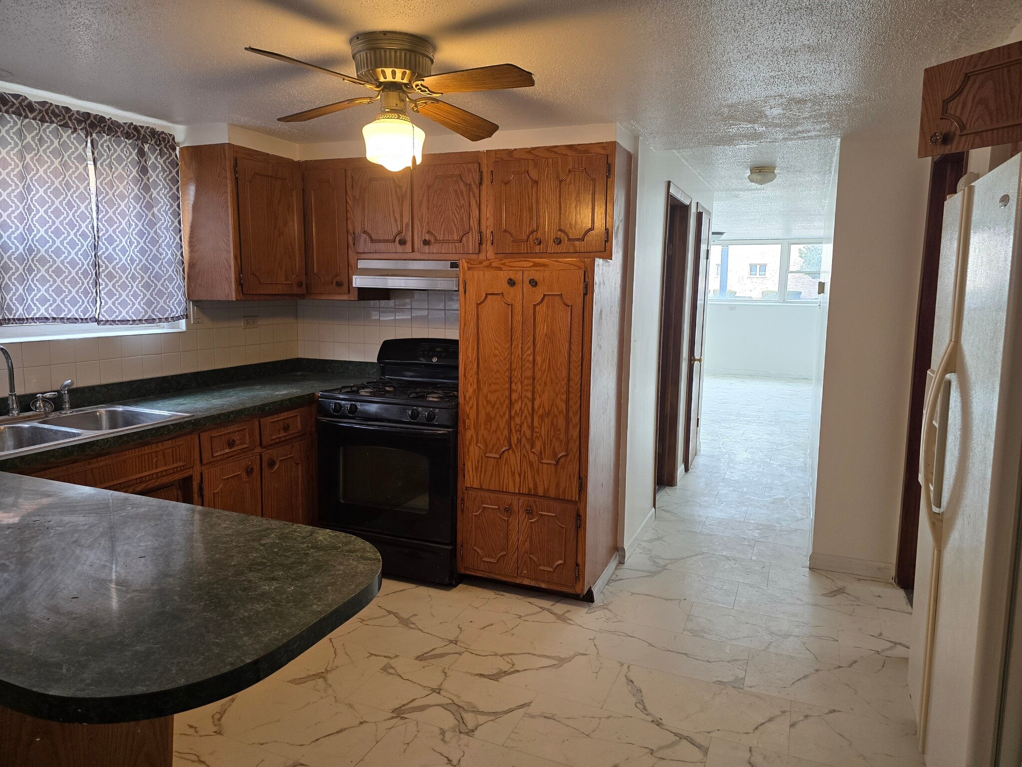 Building Photo - 5221 W 87th St