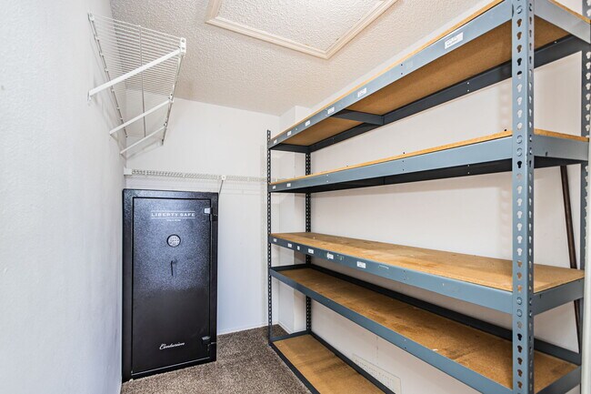 Building Photo - 123 Colony S Dr