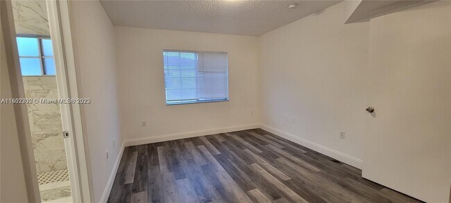 Building Photo - 18662 SW 100th Ave