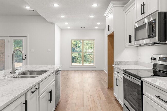 Building Photo - 4216 Lynx Ln