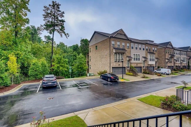 Building Photo - 2359 Montford Pl