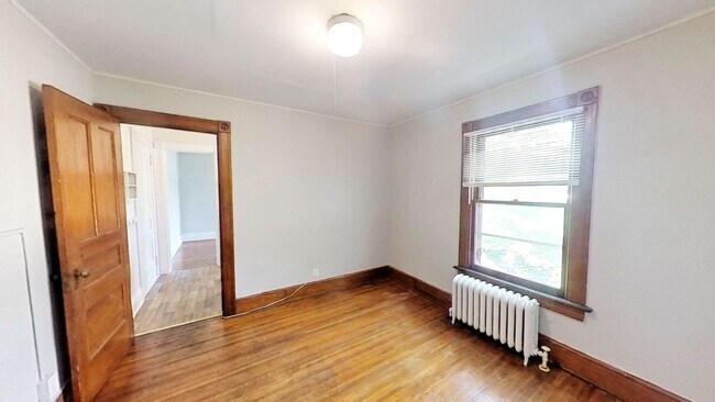 Building Photo - 583 Averill Ave