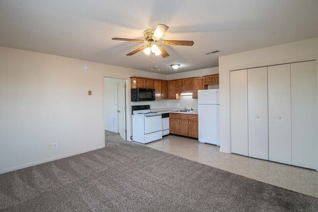 Building Photo - 3292 Tower Dr