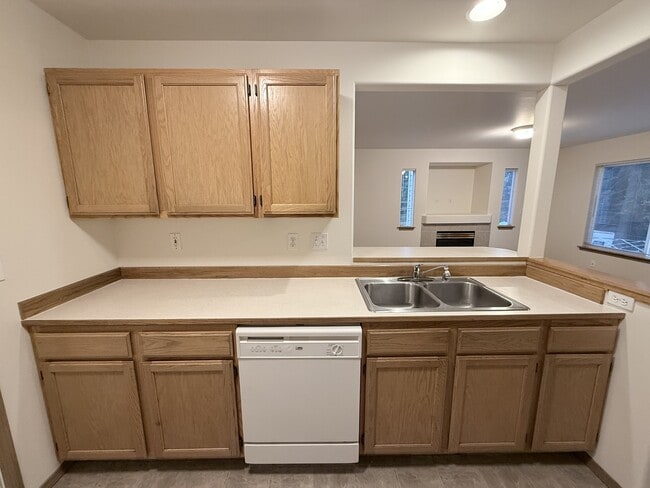 Building Photo - 502 91st Ave SE