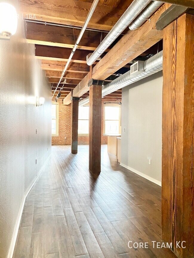Building Photo - 204 Walnut St