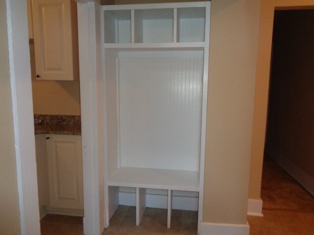 Building Photo - 1921 Evelyn Ave