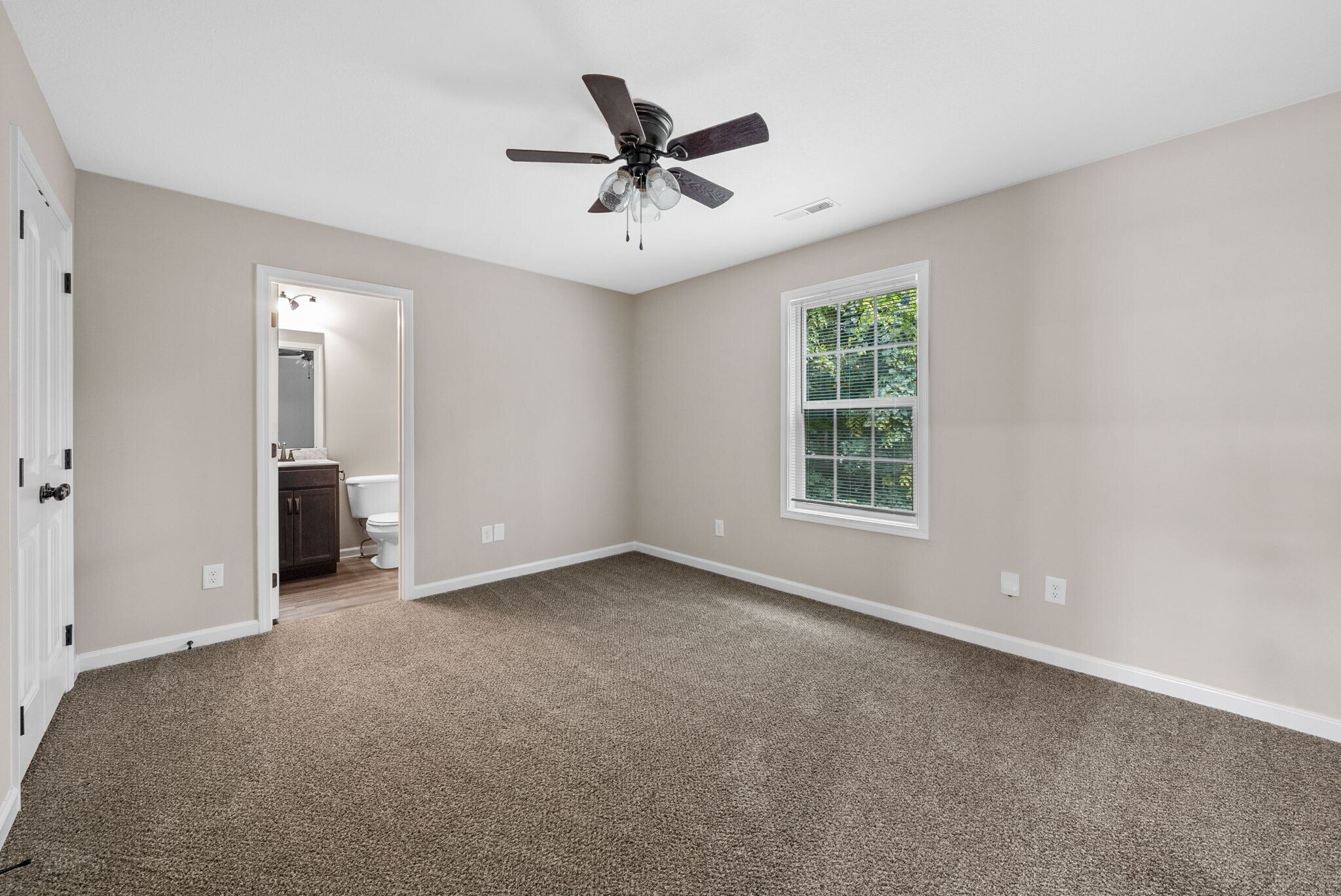 Building Photo - 428 Glenstone Springs Dr