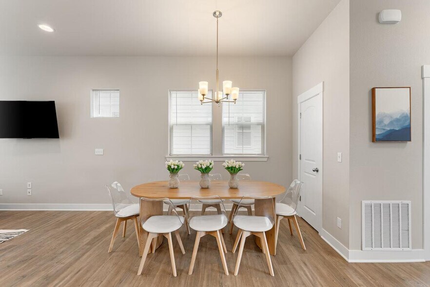 Building Photo - 9912 E 61st Ave