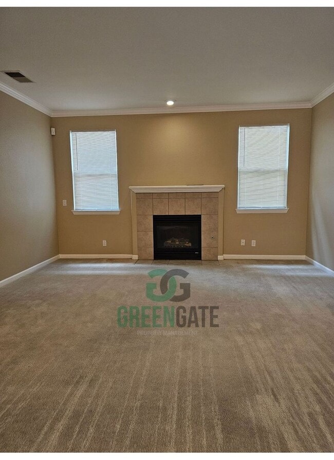 Building Photo - Spacious 4 Bedroom 3 Bath in Patterson! AV...