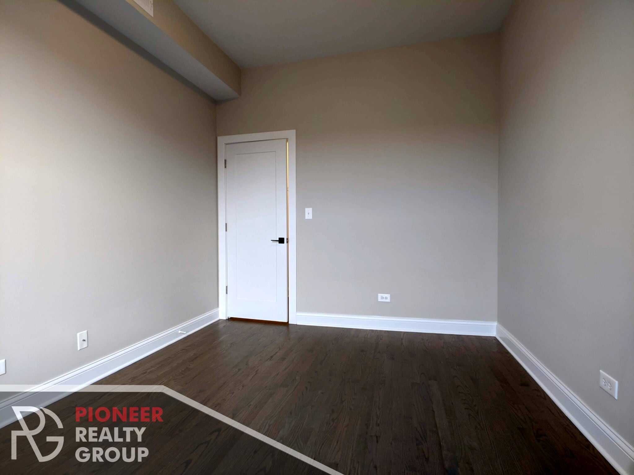 Building Photo - 3405 W Fullerton Ave