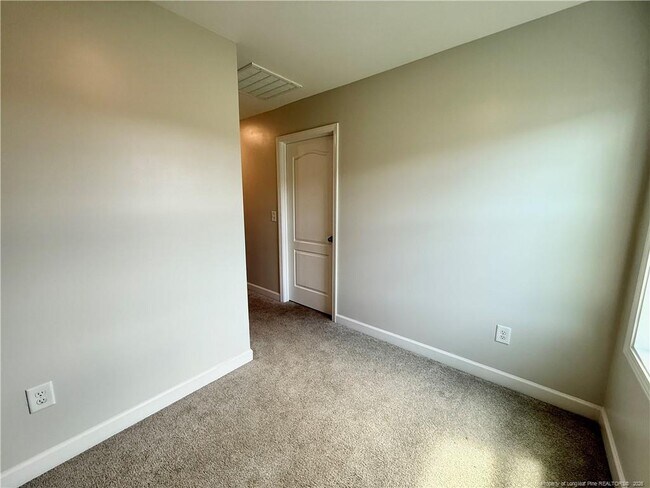 Building Photo - 39 Princelet Pt