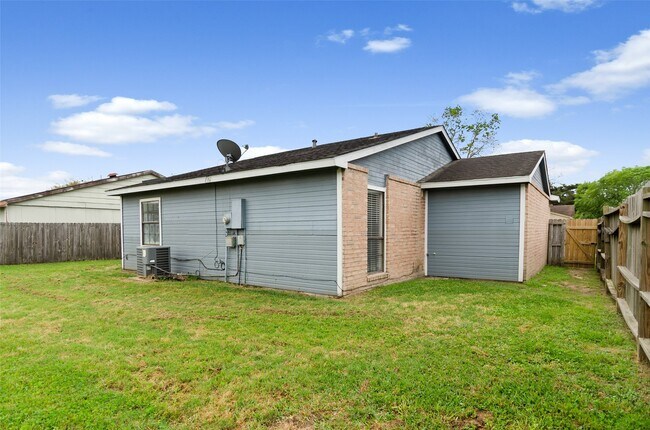 Building Photo - 24206 Running Iron Dr