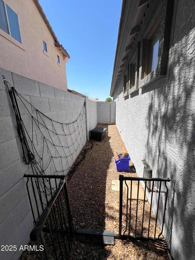 Building Photo - 6729 S Pewter Way