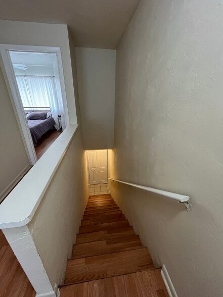 Building Photo - 2635 SW 35th Pl