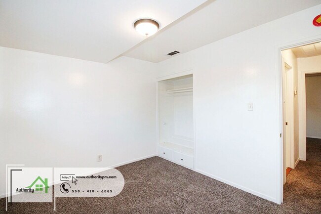 Building Photo - 1108 3rd St