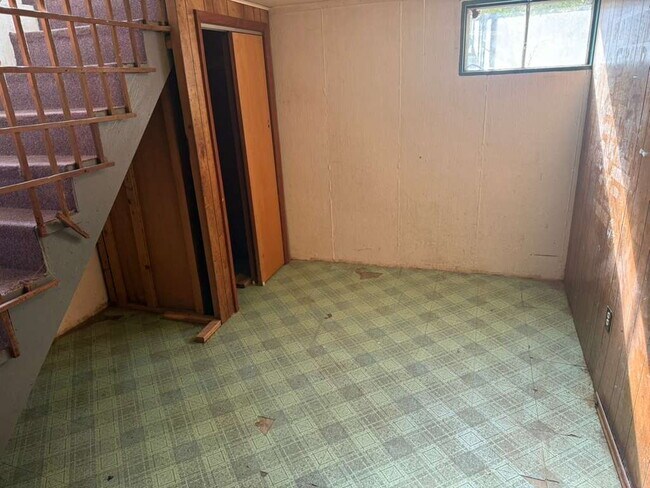 Building Photo - Spacious 3-Bed, 2-Bath Home for Rent in St...