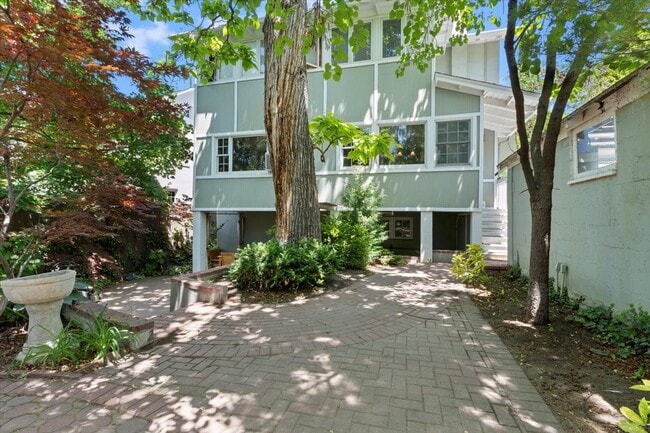 Building Photo - 1442 Federal Way