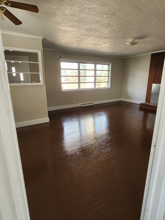 Building Photo - County Line Park