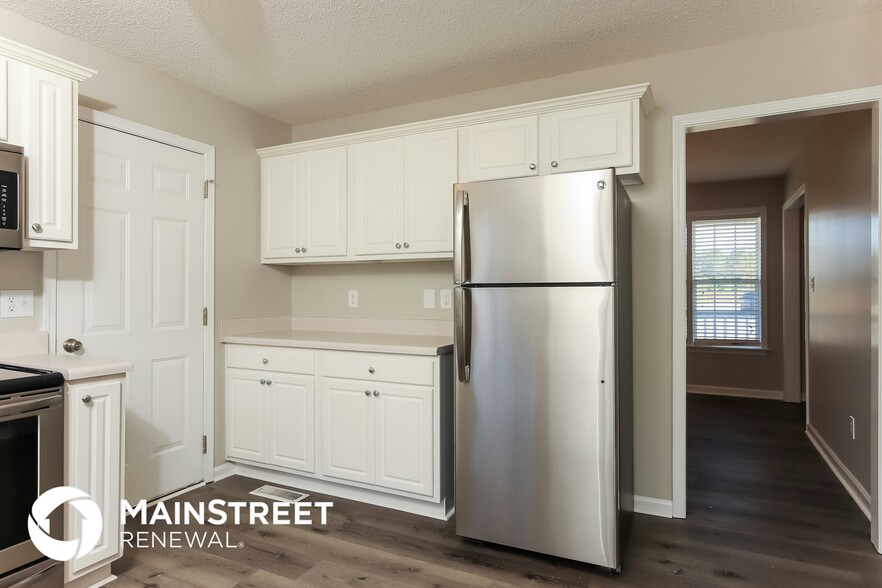 Building Photo - 98 Beadle Ct