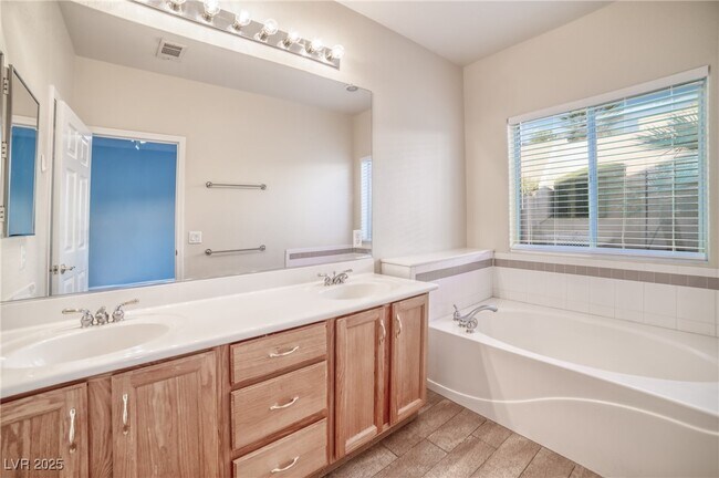 Building Photo - 1989 Songbird Ct