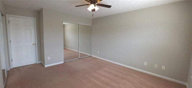 Building Photo - 137 Swanee Ln
