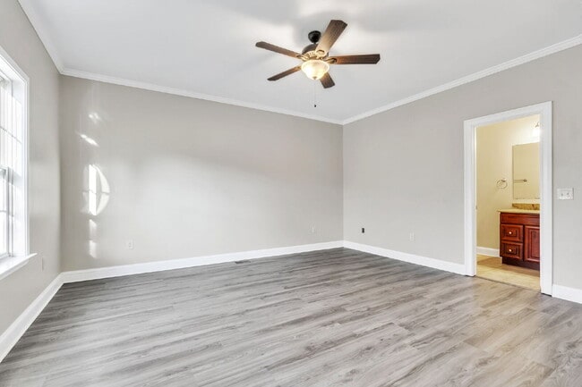 Building Photo - Beautiful 3-Bed Oasis in Travelers Rest with Granite Kitchen & Cozy Fireplace ($2275/mo rent**)