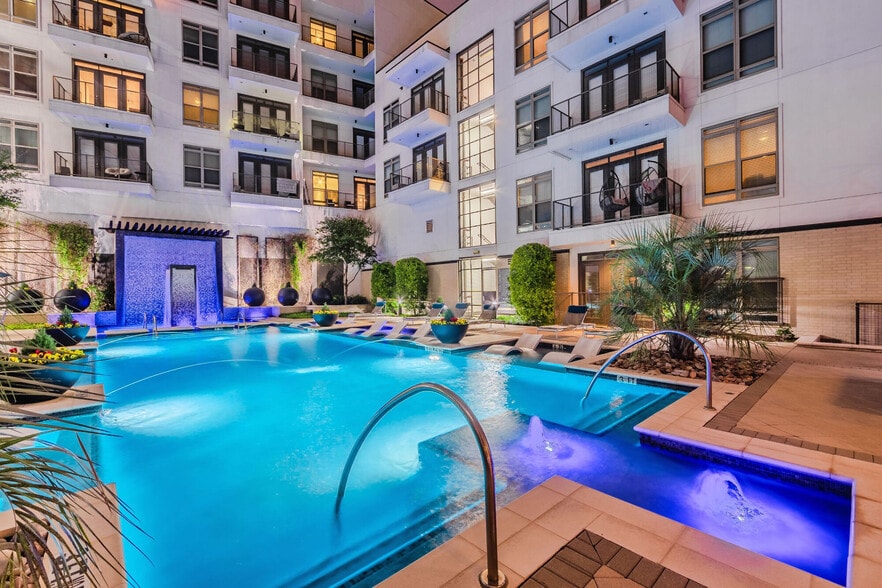 Primary Photo - Anthem Cityline Apartments