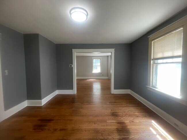 Building Photo - 19 Burgoyne St