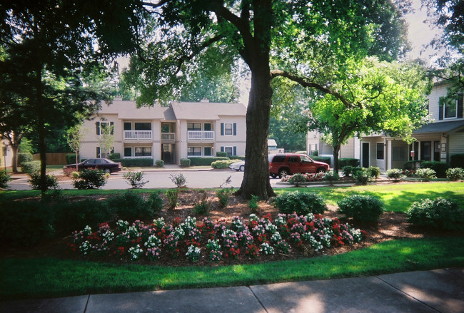 Primary Photo - Pleasant View Apartments