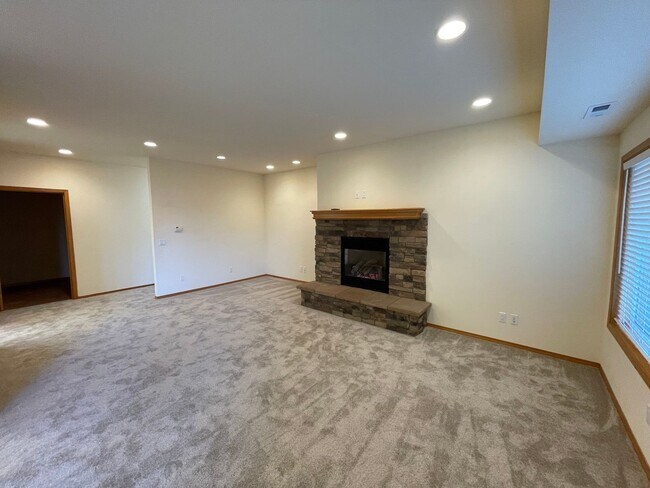 Building Photo - 2128 Freund St