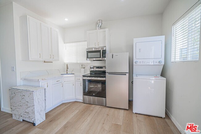 Building Photo - 7044 Garden Grove Ave