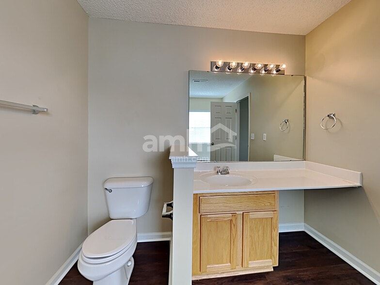 Building Photo - 133 Broken Branch Dr