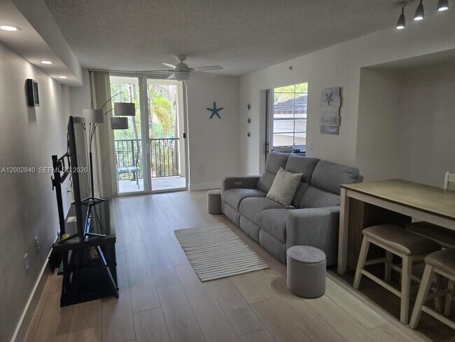 Building Photo - 520 SE 5 Ave