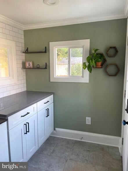 Building Photo - 57 Ridgeway Ave