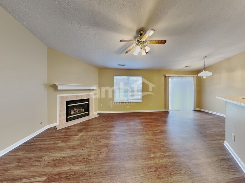 Building Photo - 8749 Trumpeter Dr