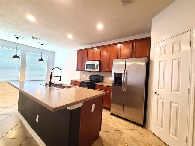 Building Photo - 119 Benedict Canyon Loop