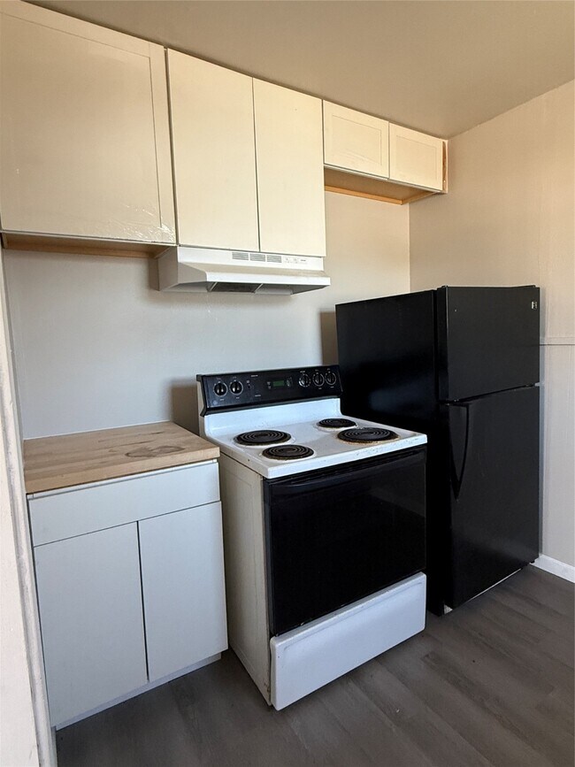 Building Photo - 2711 Avenue G