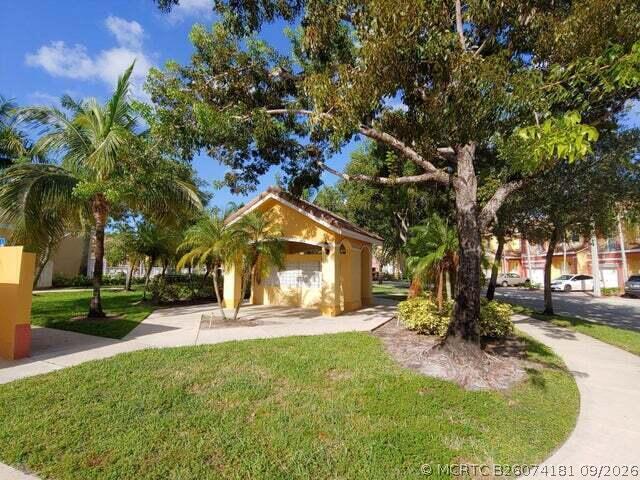 Building Photo - 2214 Shoma Dr