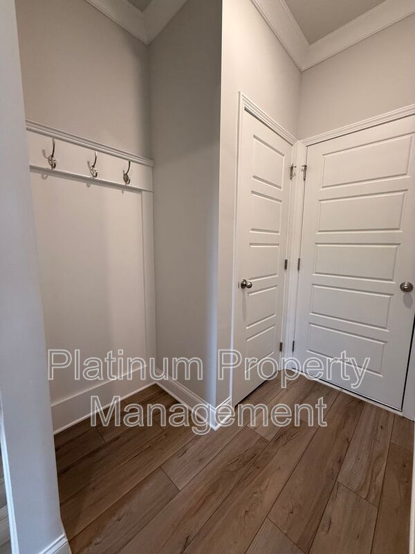 Building Photo - 1673 Dover Creek Ln