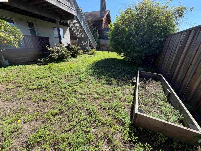 Building Photo - 525 Clayton Ave