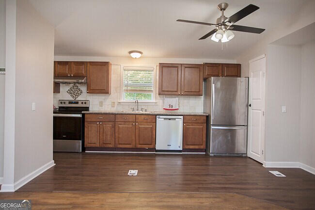 Building Photo - 1801 Marie Way