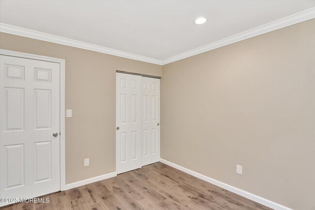 Building Photo - 1508 Wellington Pl