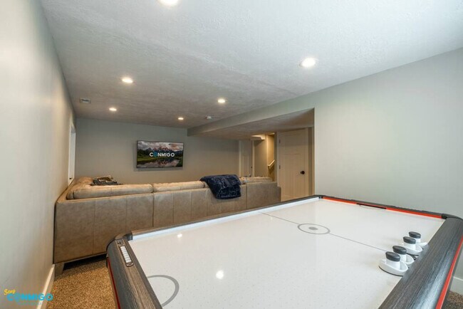 Building Photo - 5032 Bear Trap Dr